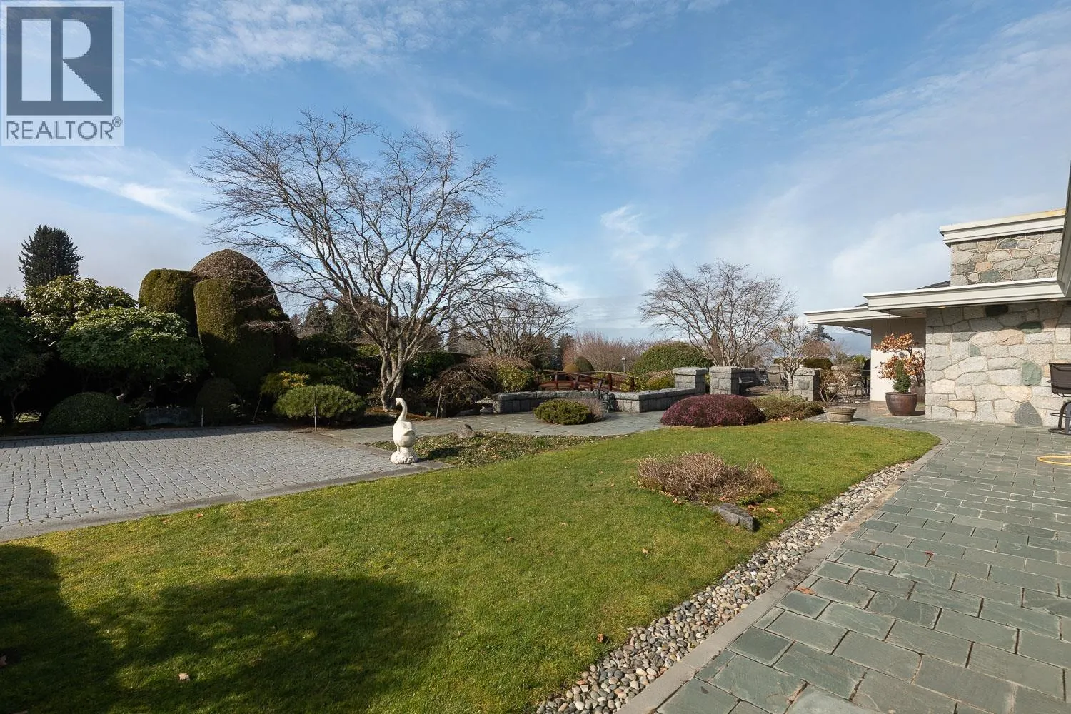 1516 WESBROOK CRESCENT