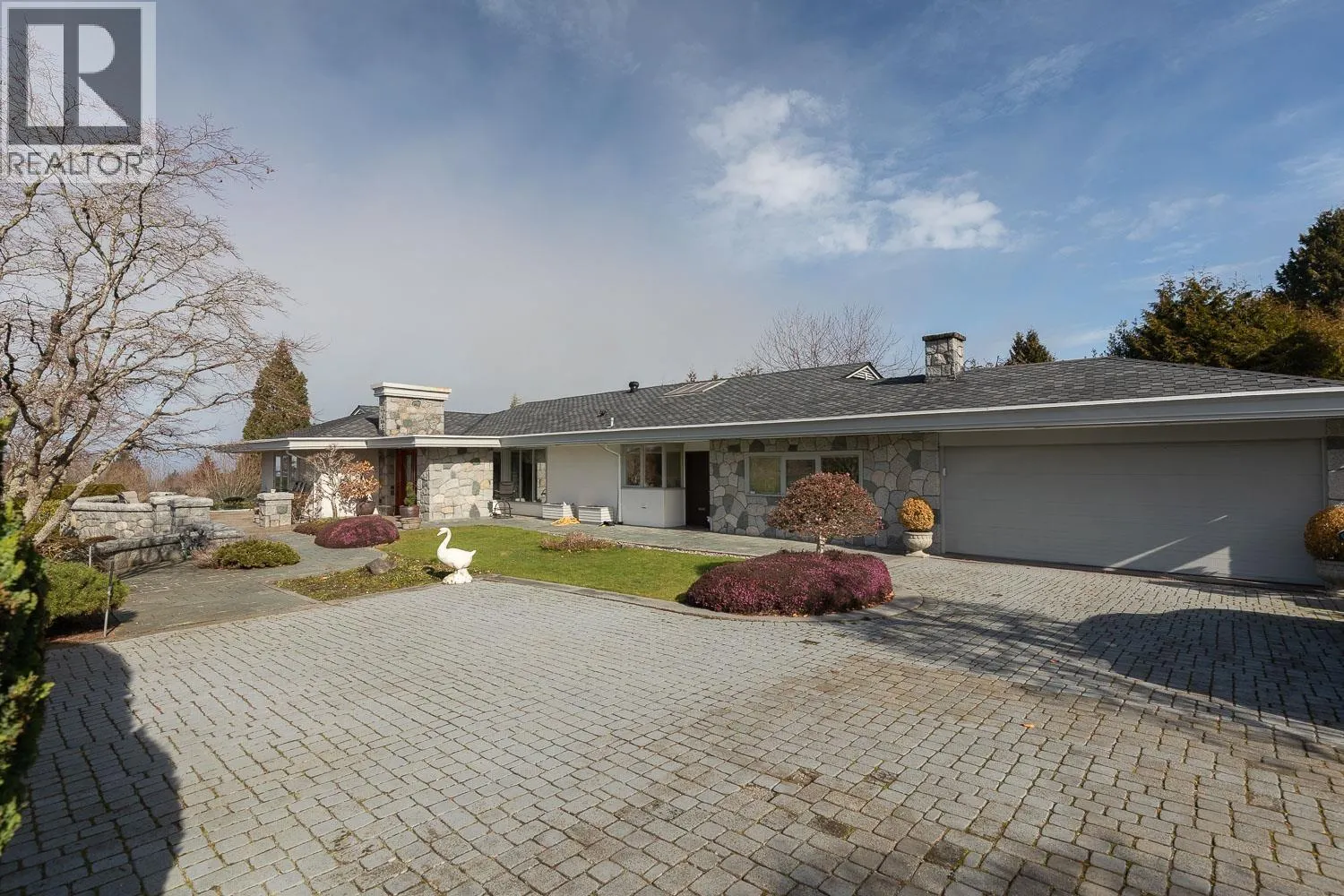 1516 WESBROOK CRESCENT