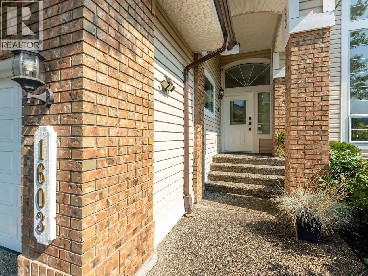 1603 SUNDEW PLACE