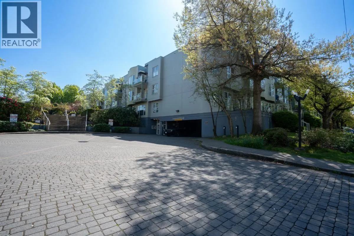 211 7800 ST. ALBANS ROAD