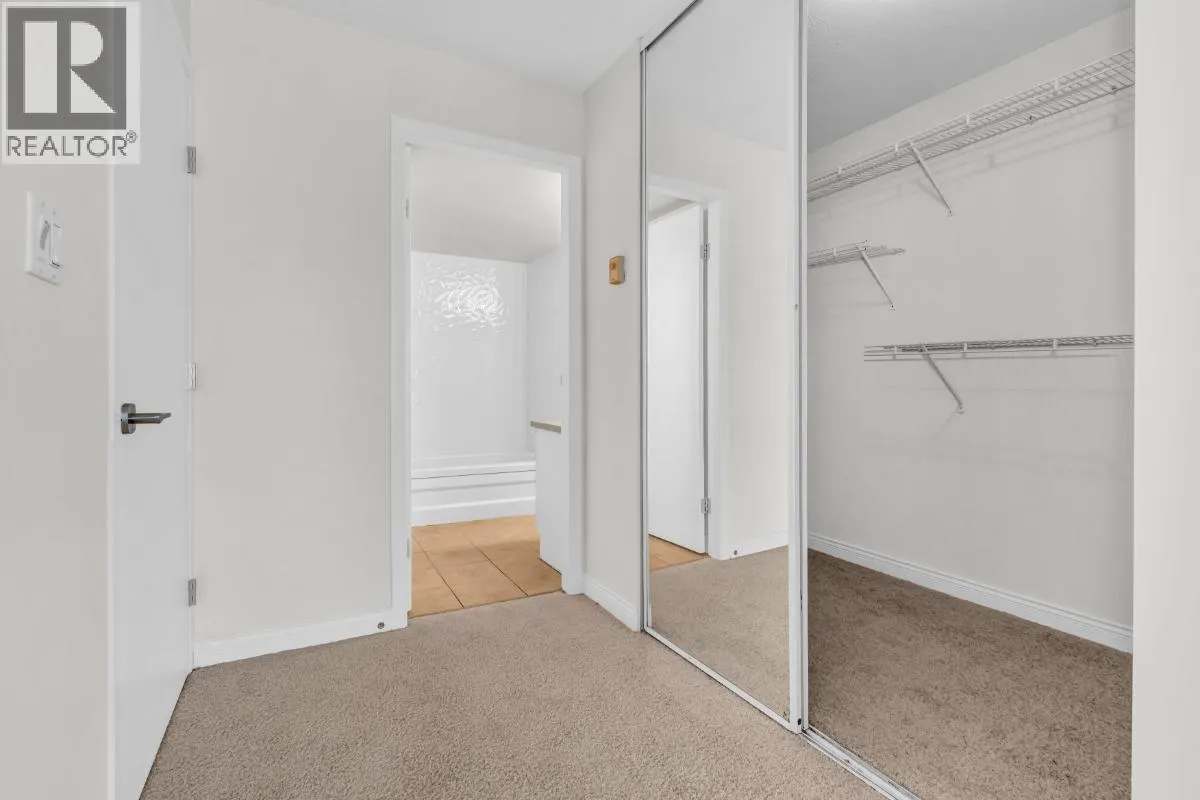 211 7800 ST. ALBANS ROAD