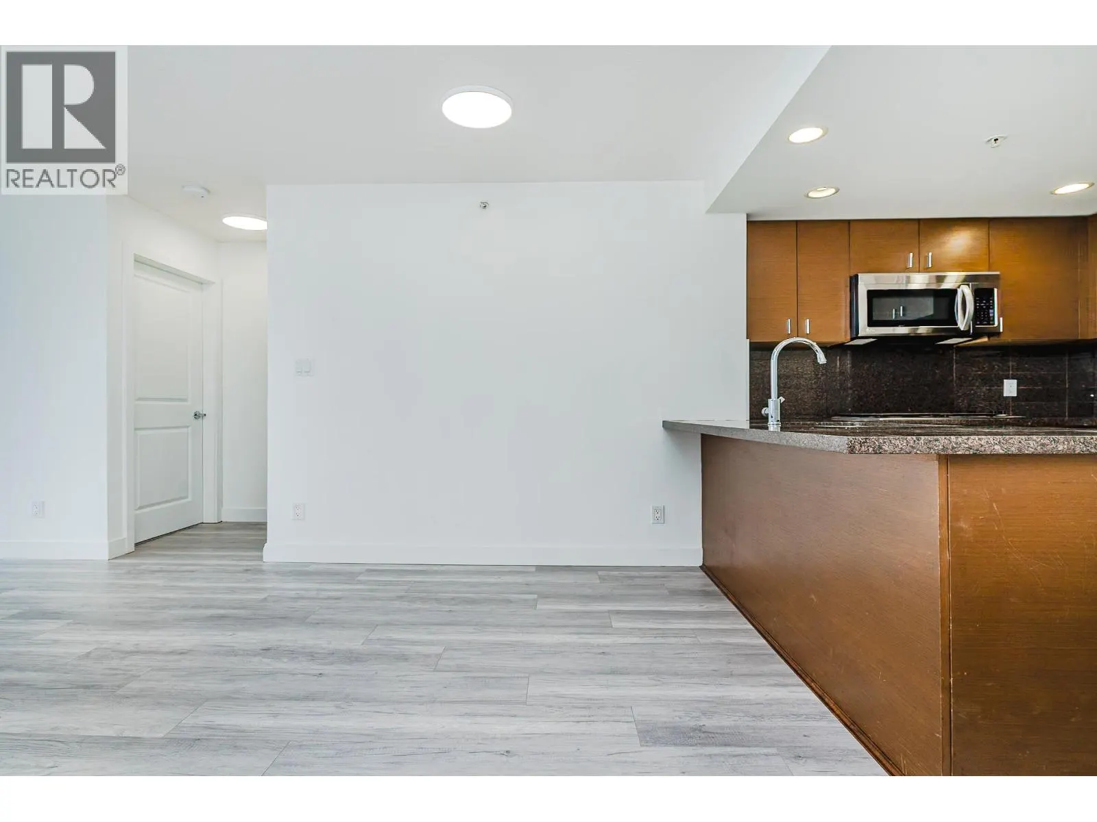 1502 9188 COOK ROAD