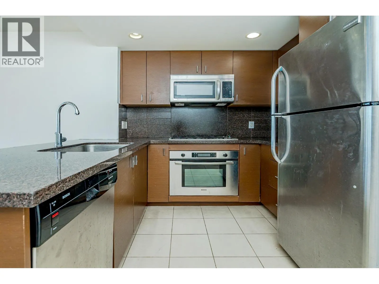 1502 9188 COOK ROAD