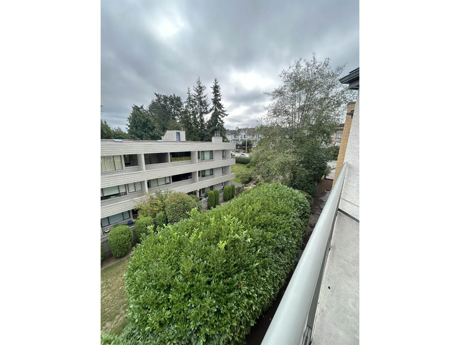 303 15255 18 AVENUE