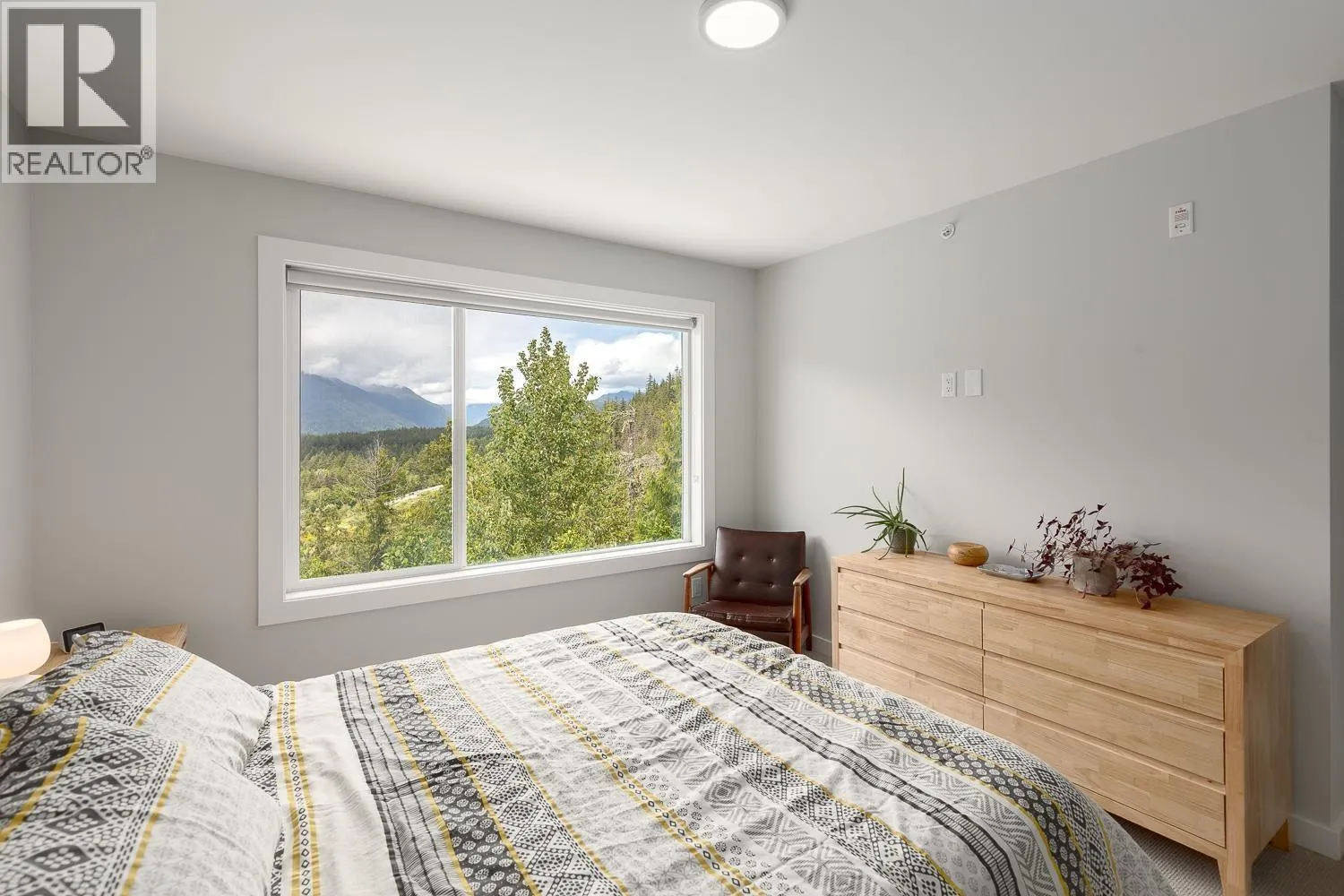 5 41360 SKYRIDGE PLACE