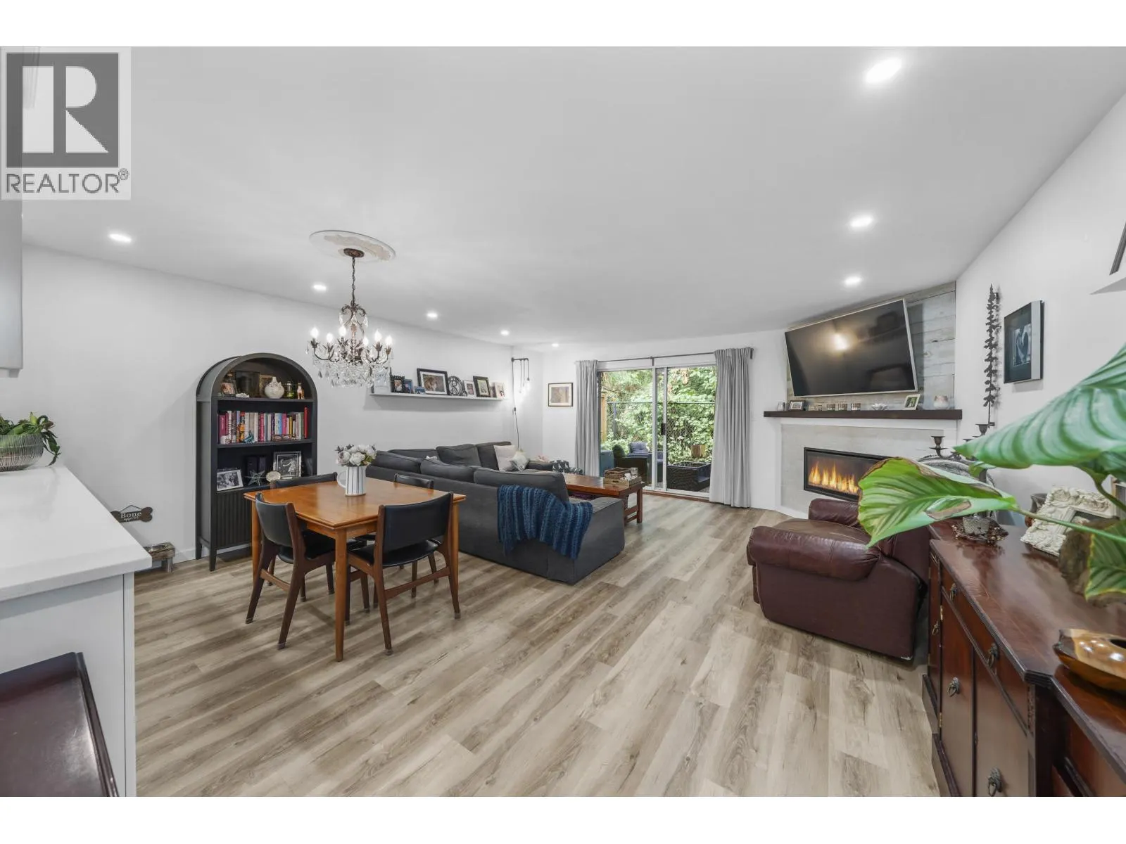 107 1386 LINCOLN DRIVE