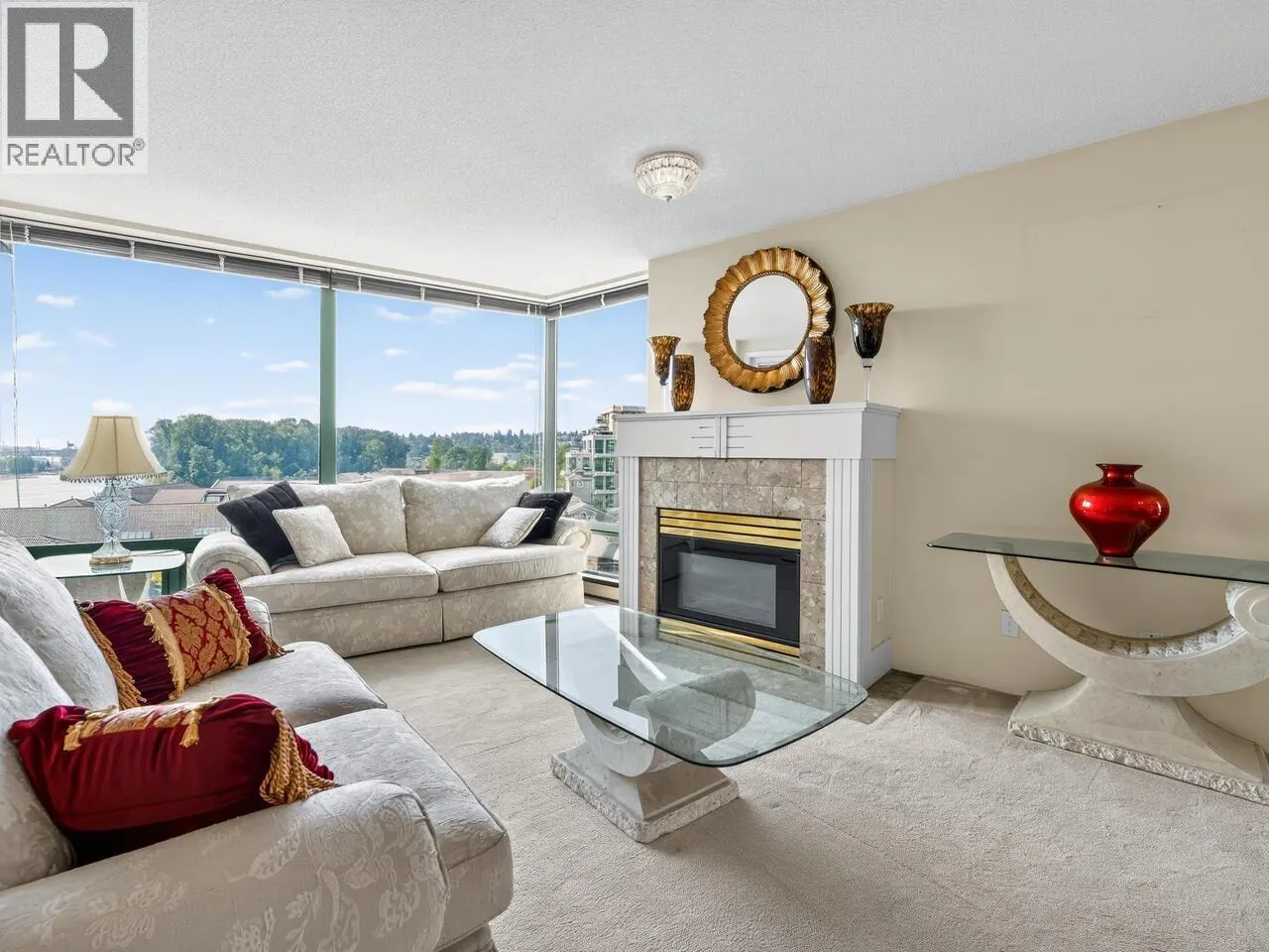 807 8 LAGUNA COURT