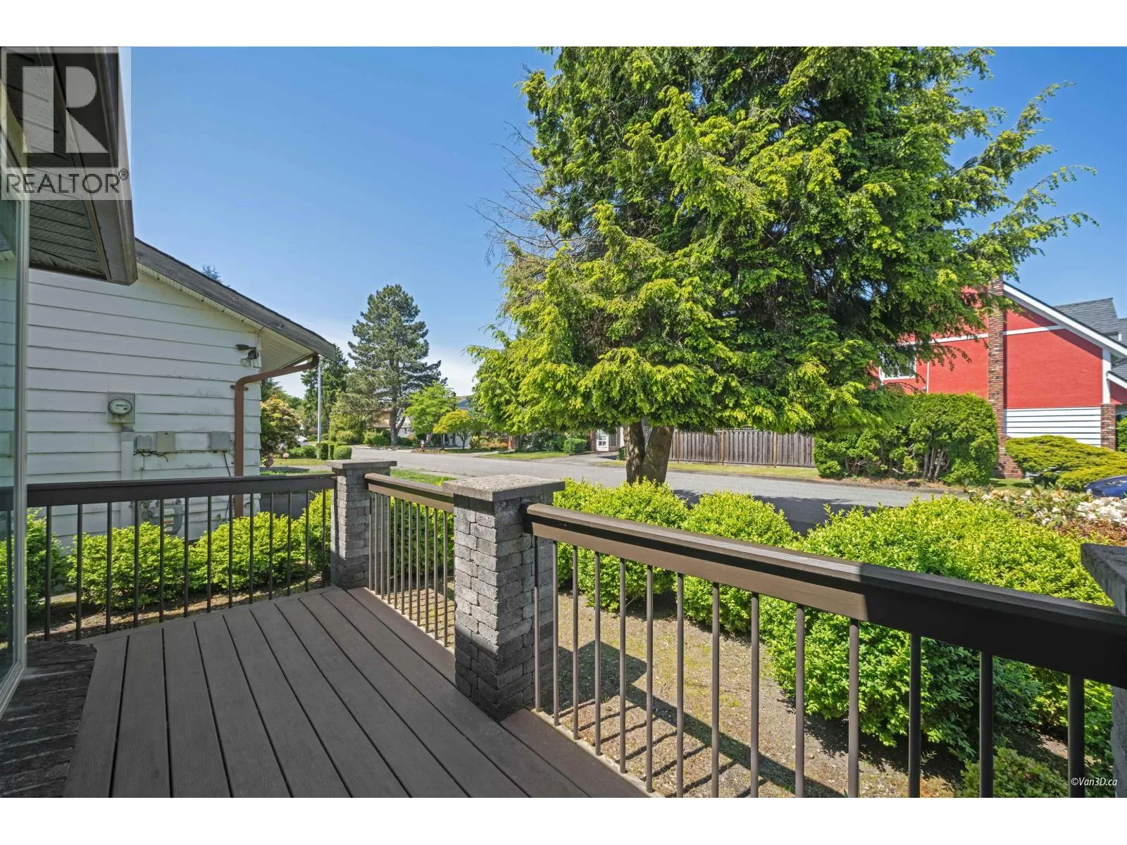 9666 ASHWOOD DRIVE