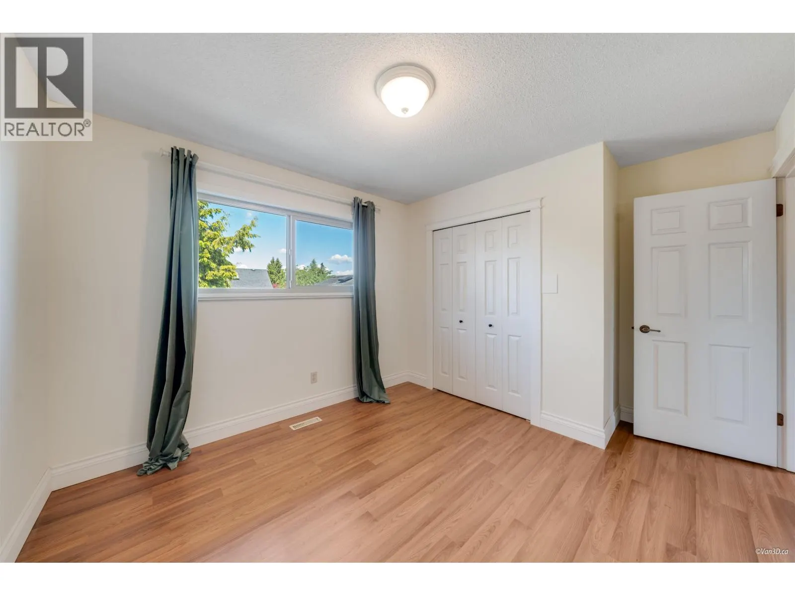 9666 ASHWOOD DRIVE
