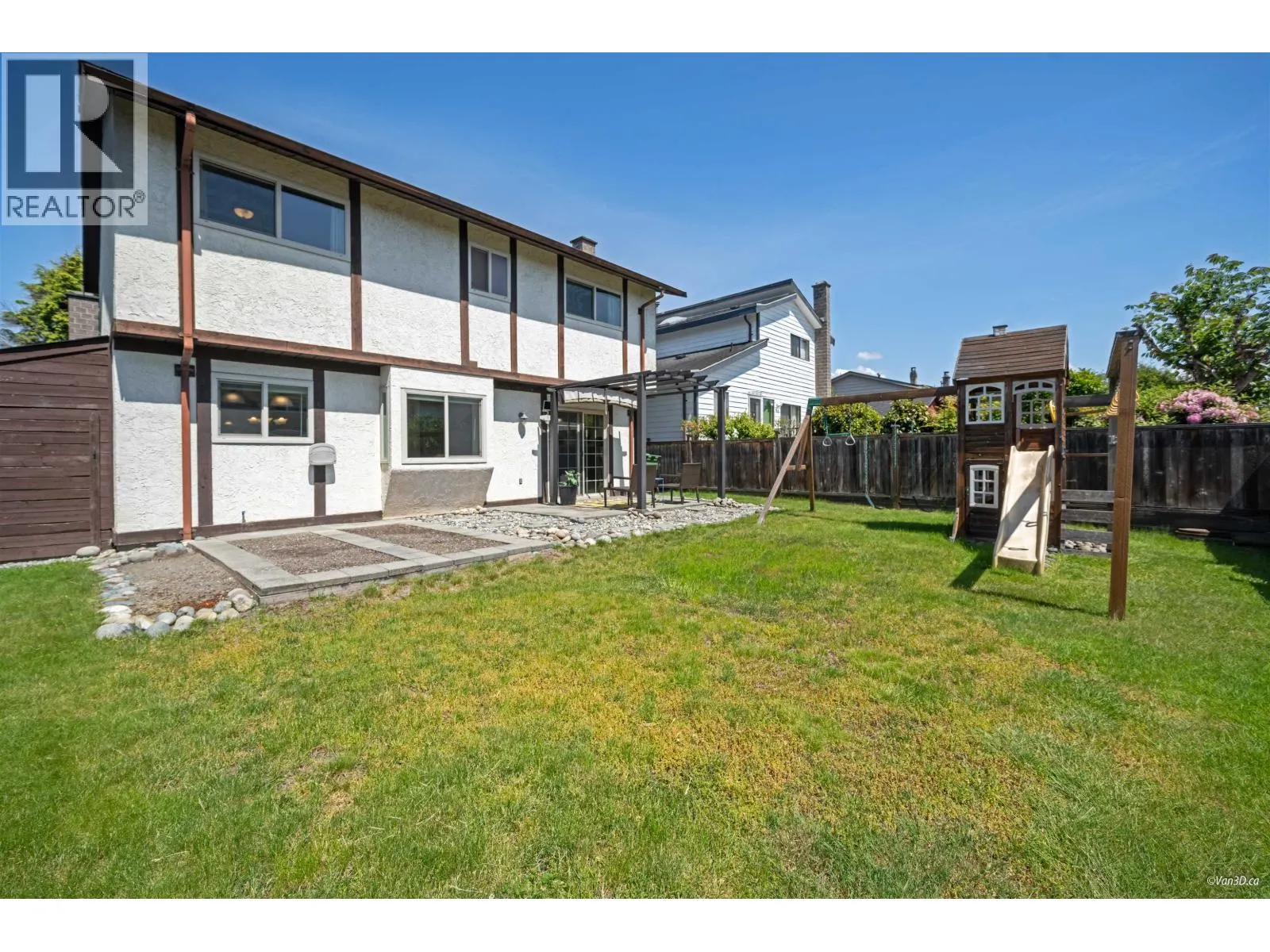 9666 ASHWOOD DRIVE