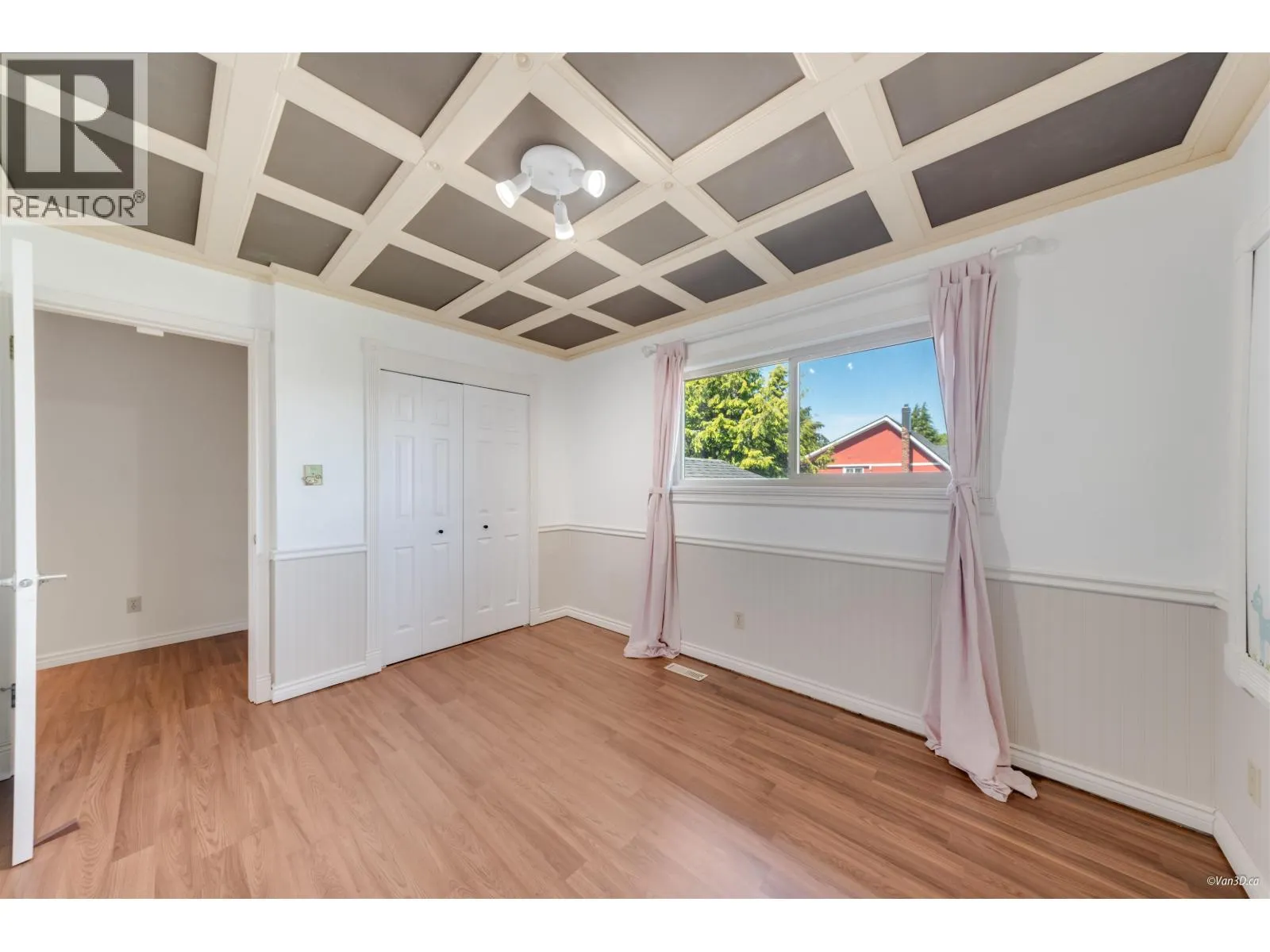 9666 ASHWOOD DRIVE