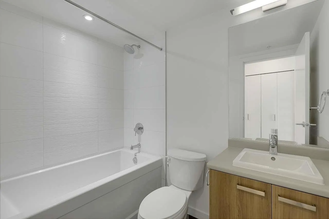 2305 13325 102A AVENUE