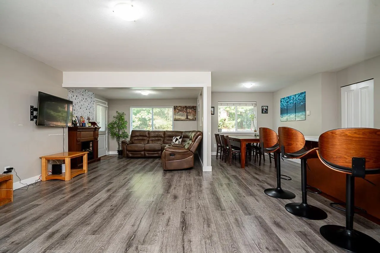27680 SIGNAL COURT