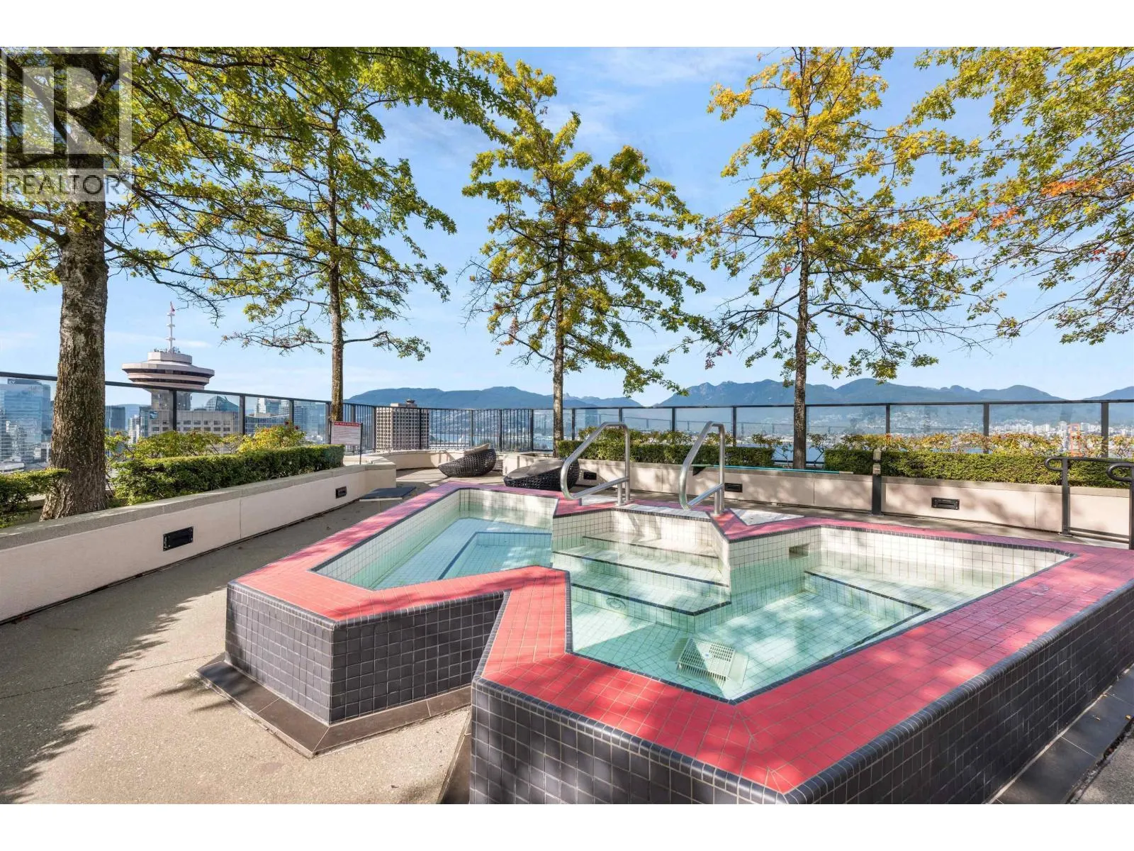 2404 108 W CORDOVA STREET