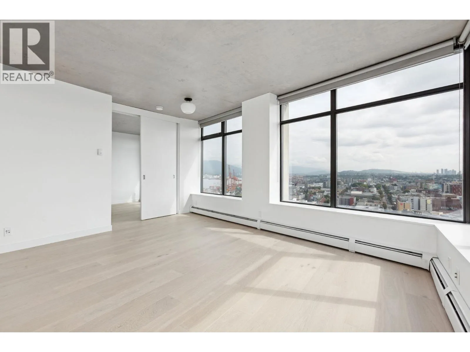 2404 108 W CORDOVA STREET