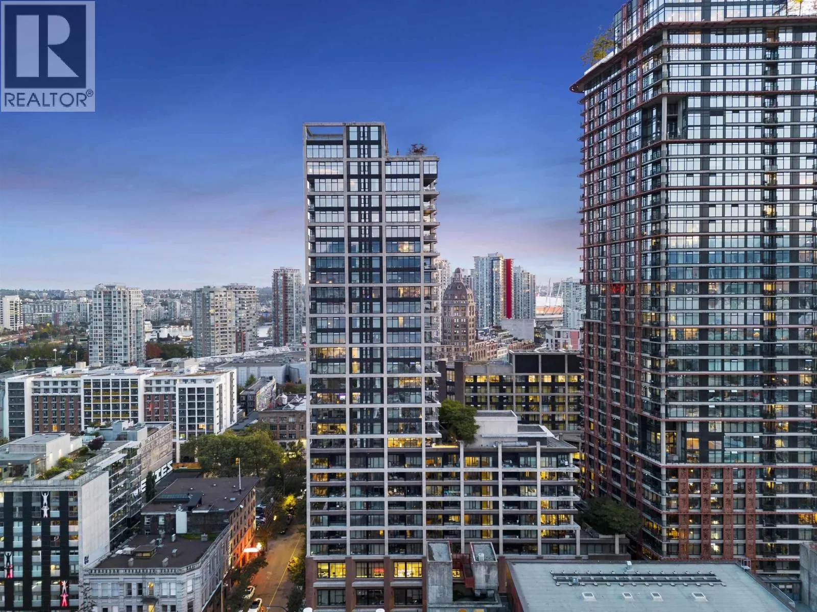 2404 108 W CORDOVA STREET