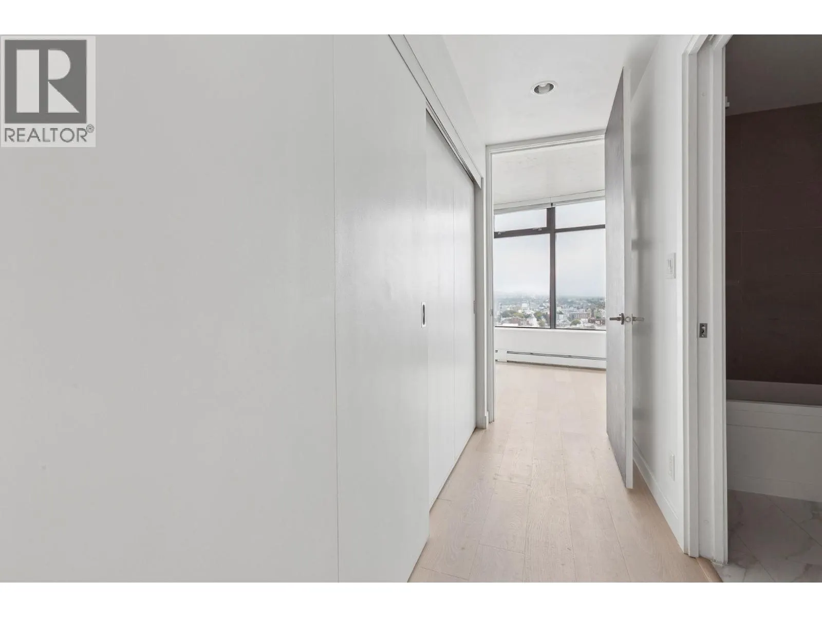 2404 108 W CORDOVA STREET