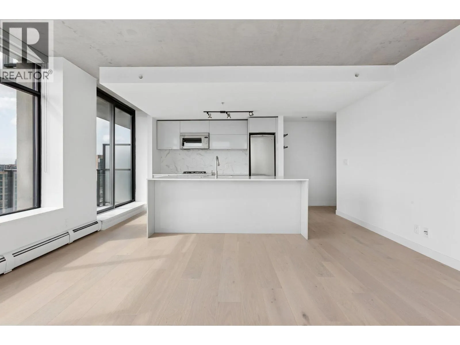 2404 108 W CORDOVA STREET