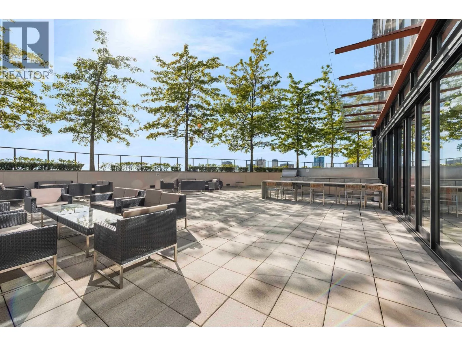 2404 108 W CORDOVA STREET