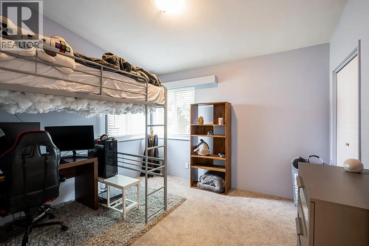 1723 HAMMOND AVENUE