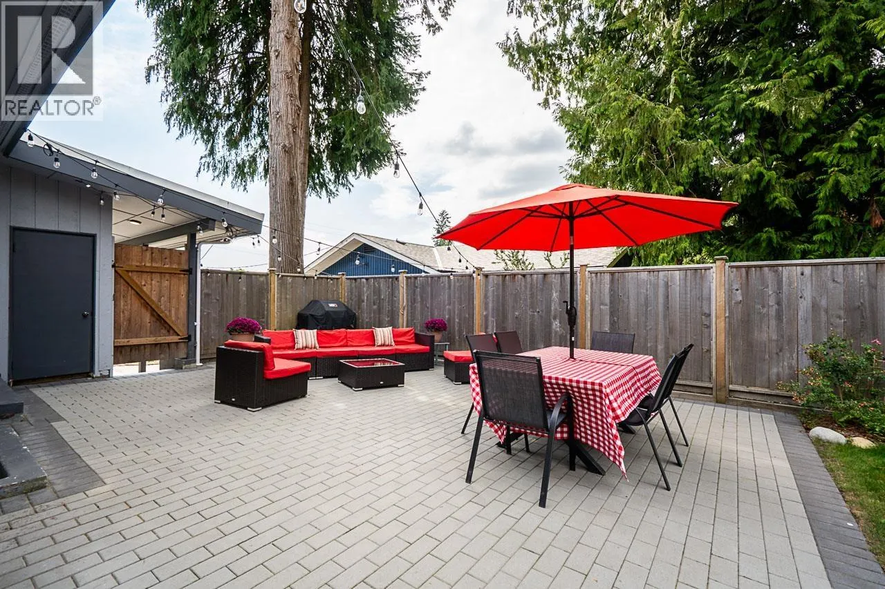 1723 HAMMOND AVENUE