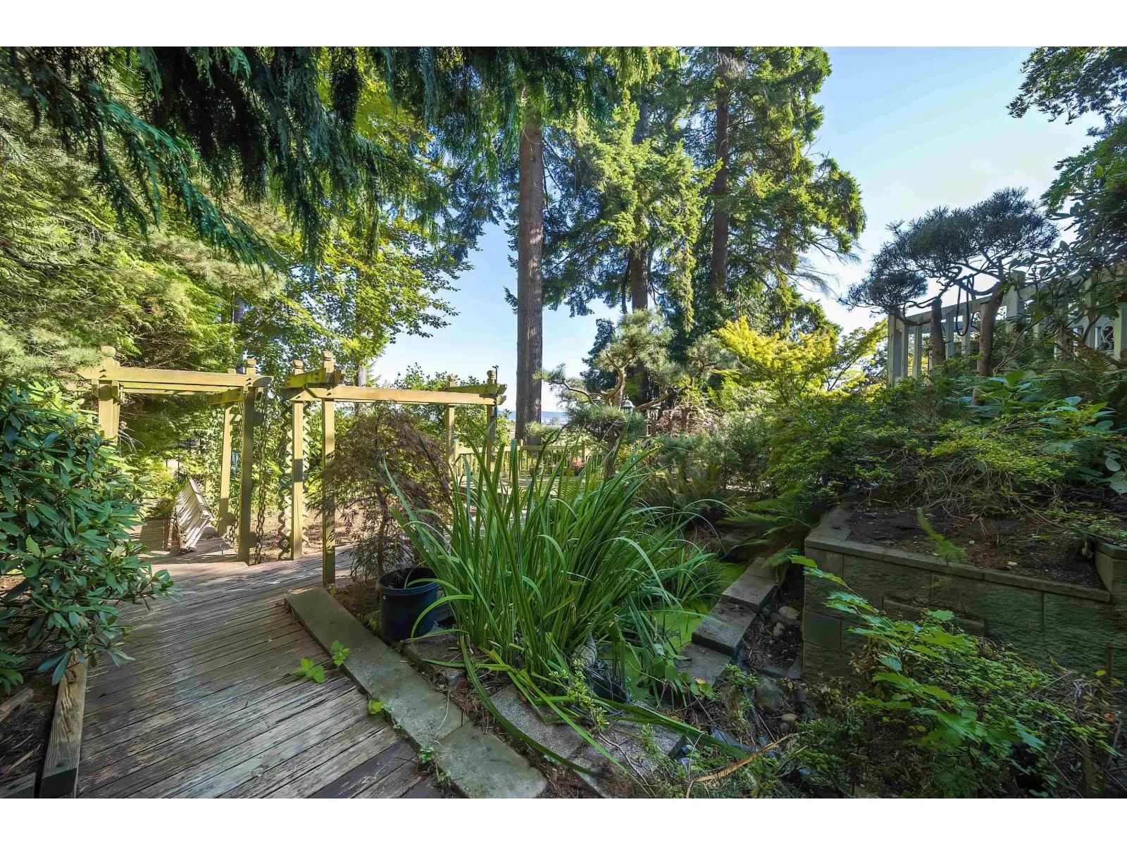 5242 STATION ROAD