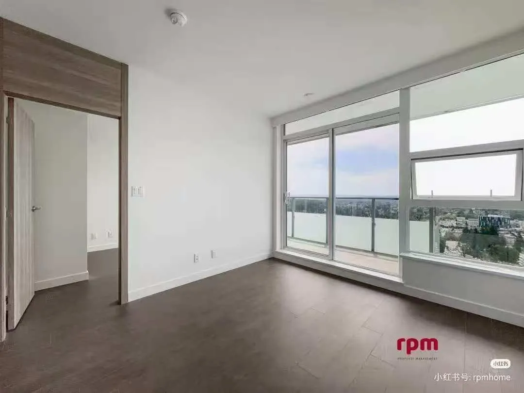 410 13768 100 AVENUE