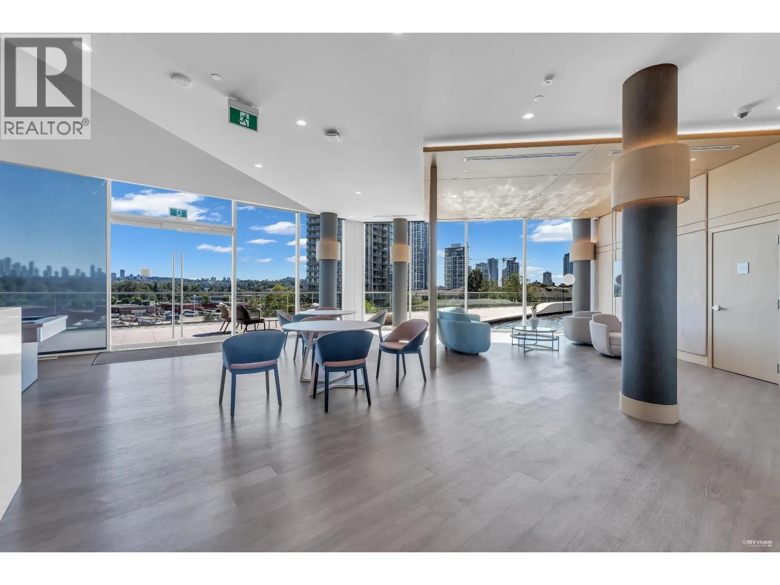 3501 4880 LOUGHEED HIGHWAY
