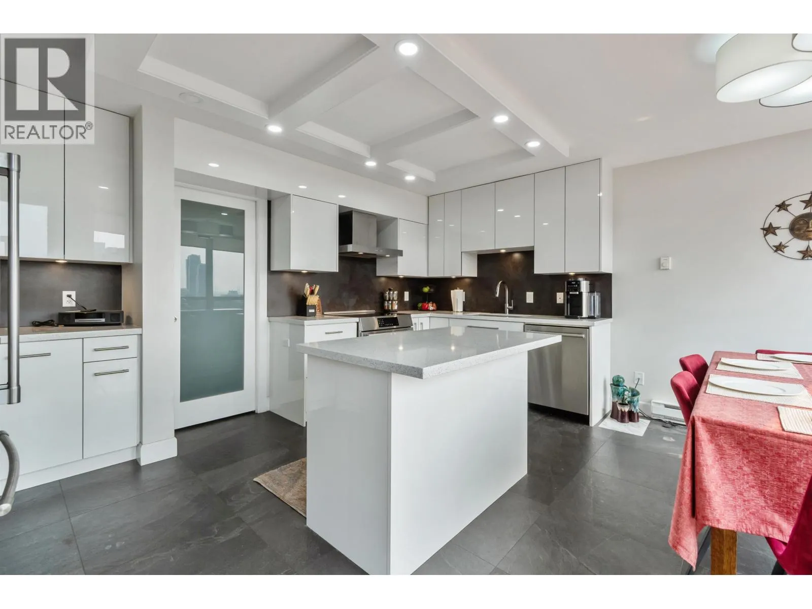 1104 38 LEOPOLD PLACE