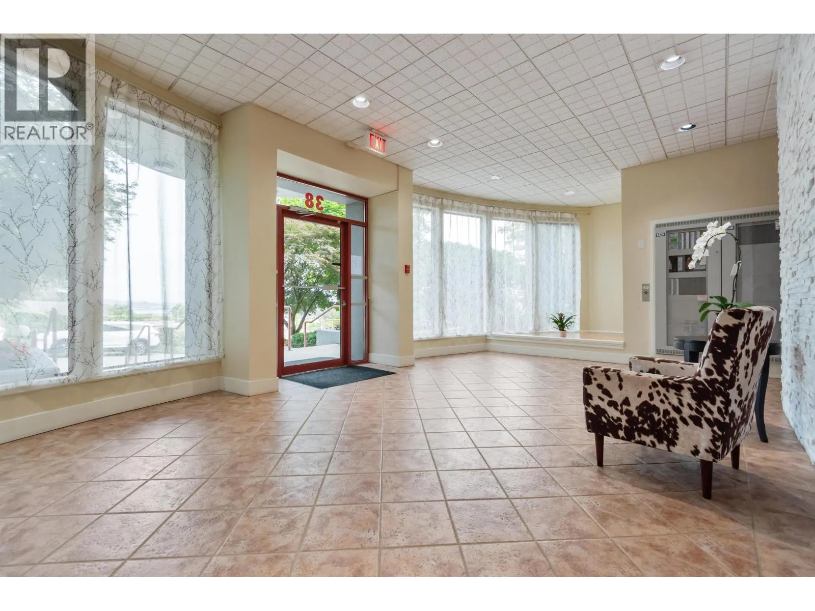 1104 38 LEOPOLD PLACE