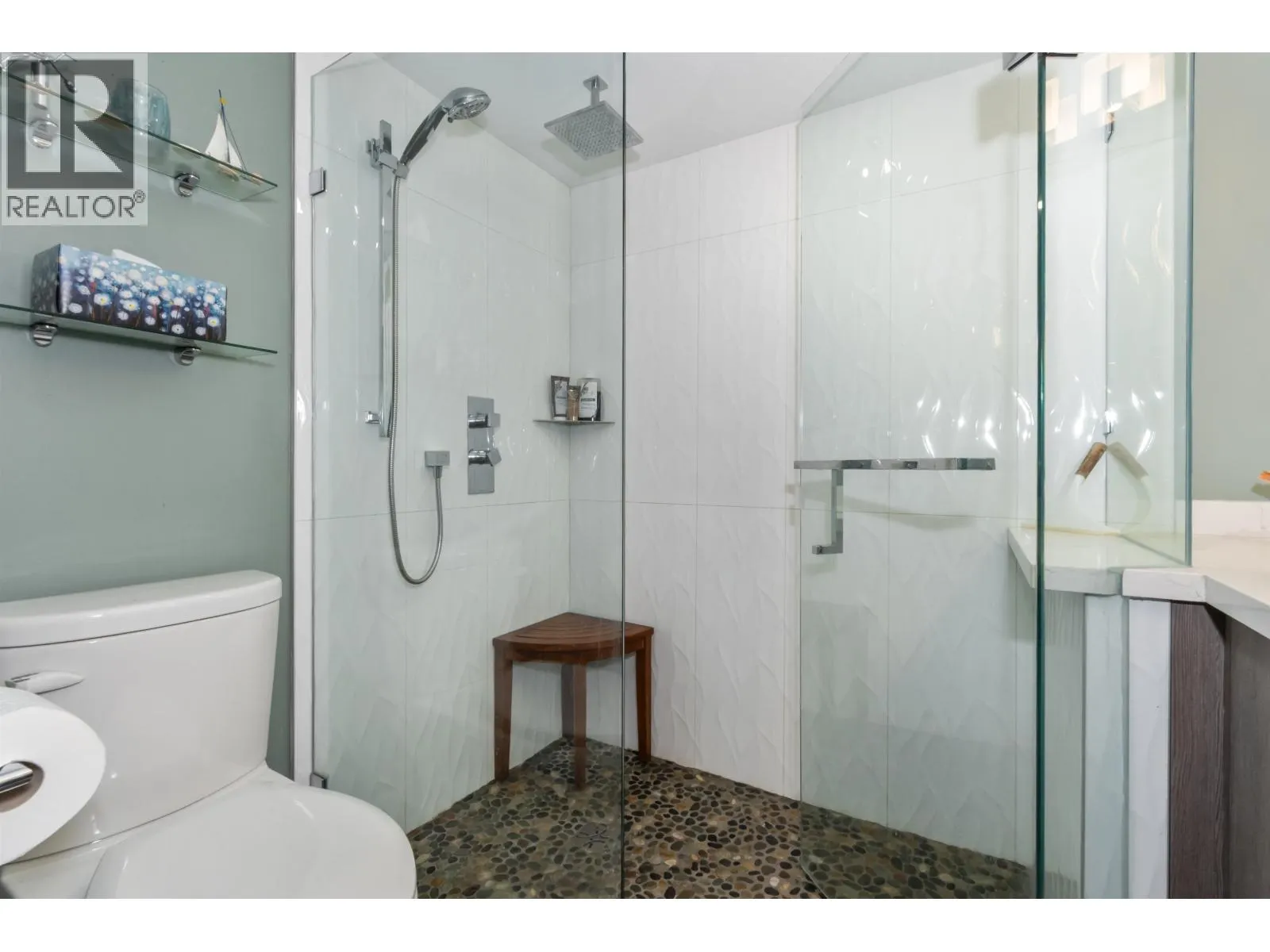 1104 38 LEOPOLD PLACE