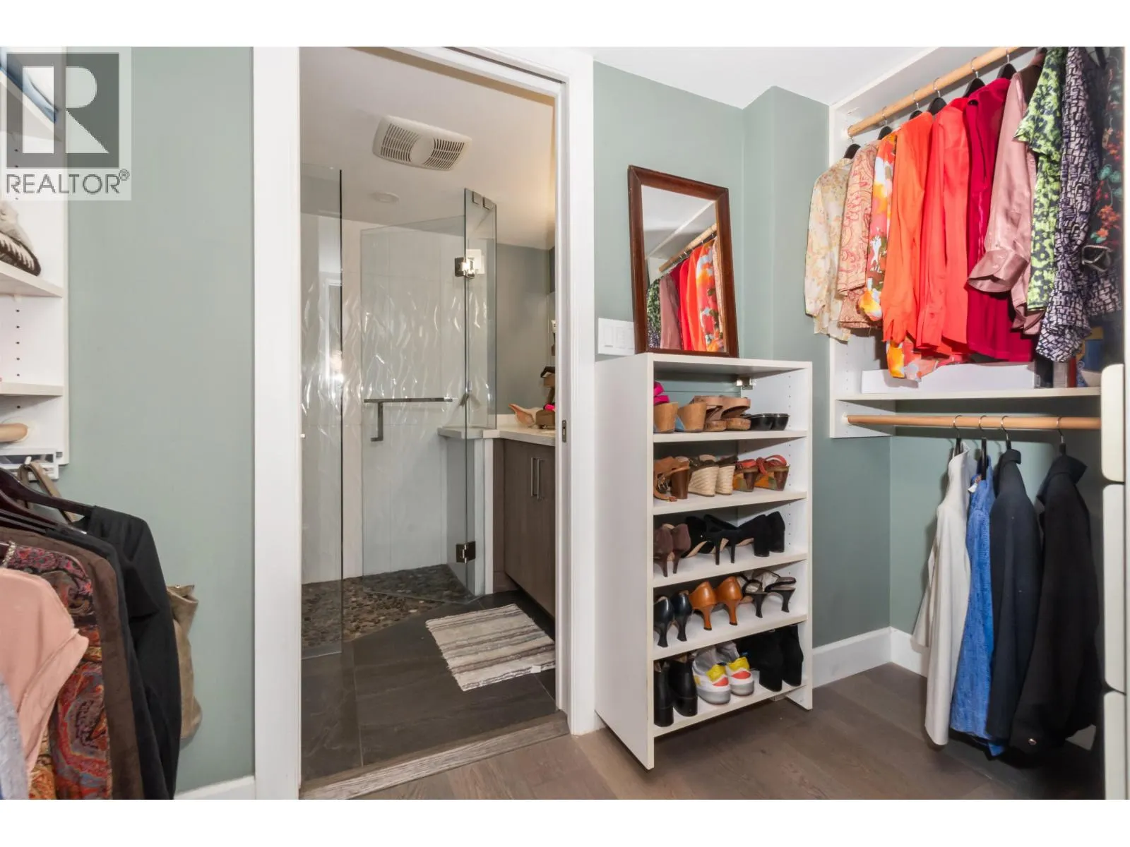 1104 38 LEOPOLD PLACE