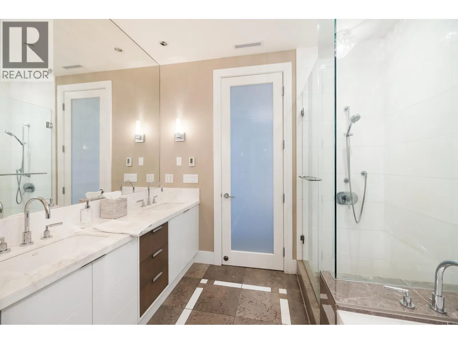 102 2285 TWIN CREEK PLACE