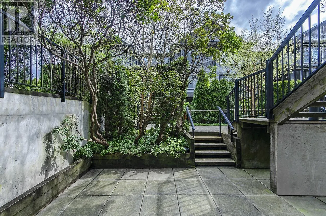 46 7428 14TH AVENUE