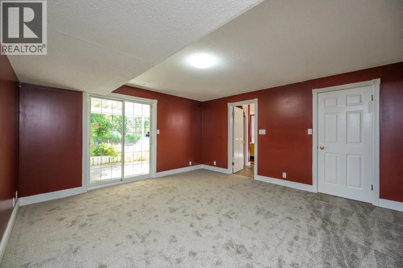 2667 HEWLETT COURT