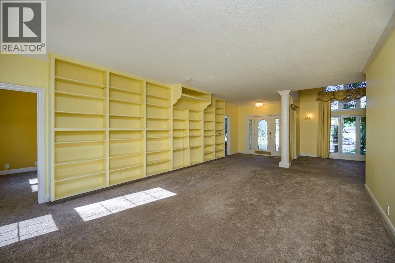 2667 HEWLETT COURT