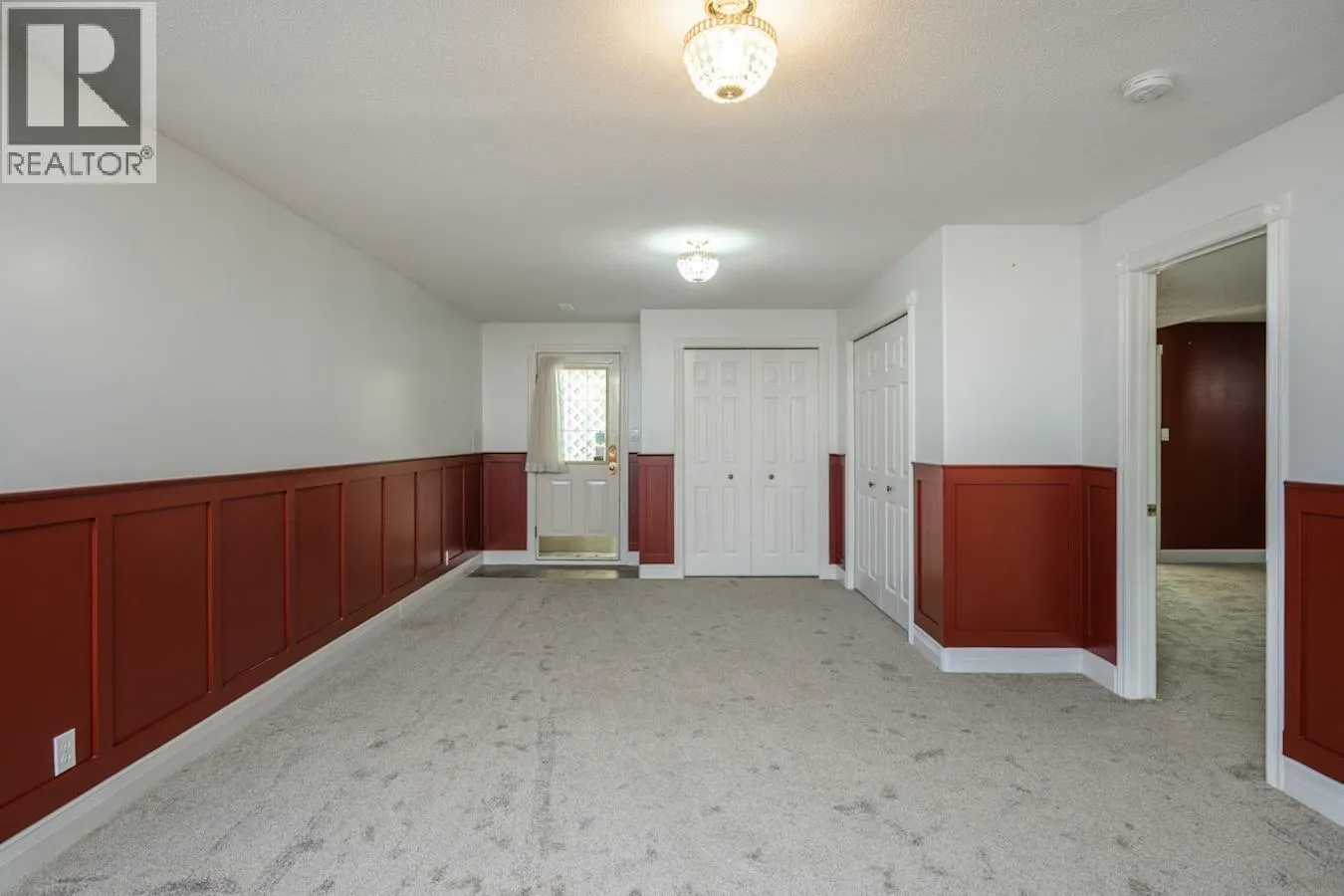 2667 HEWLETT COURT