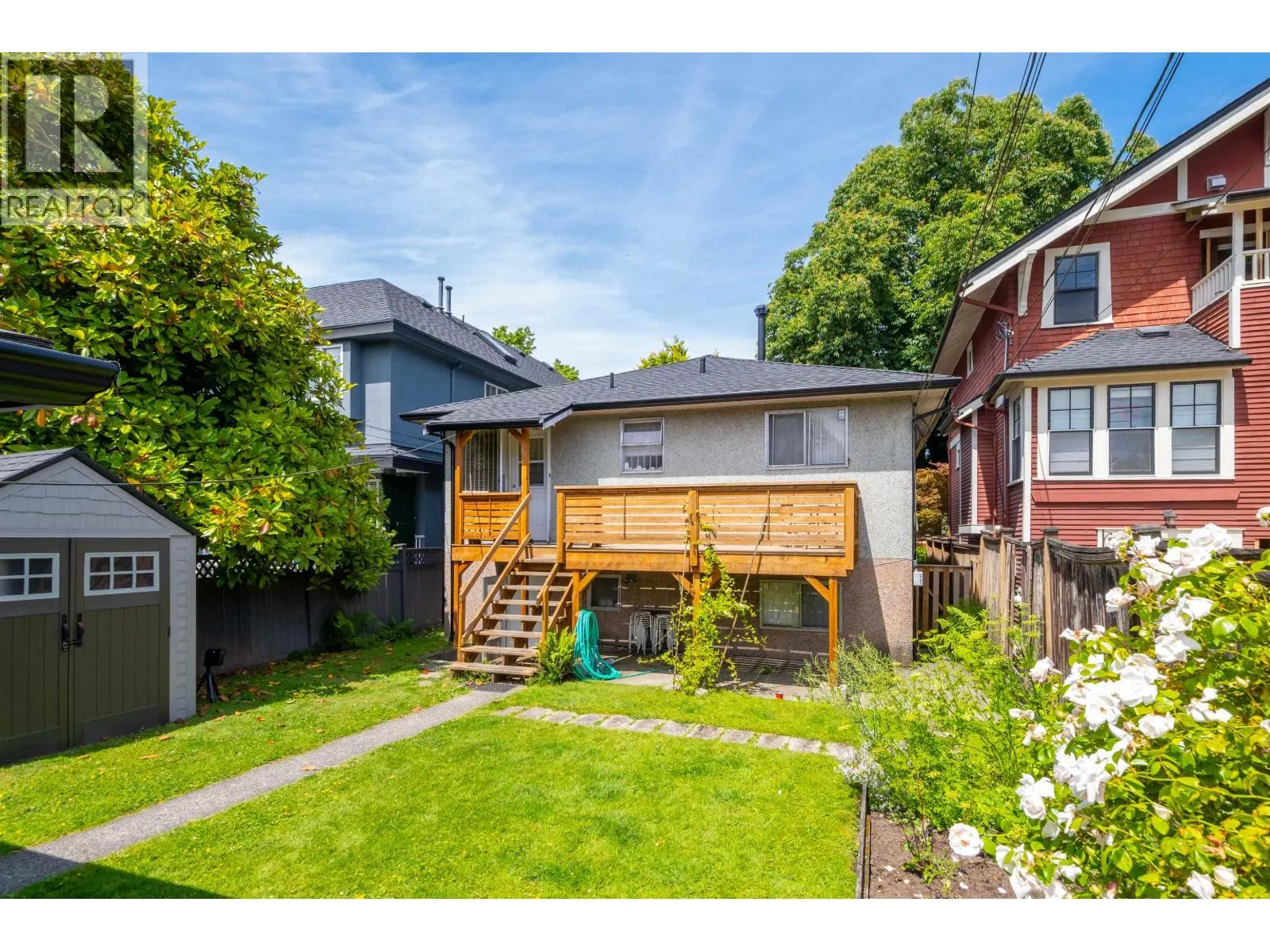 670 W 20TH AVENUE