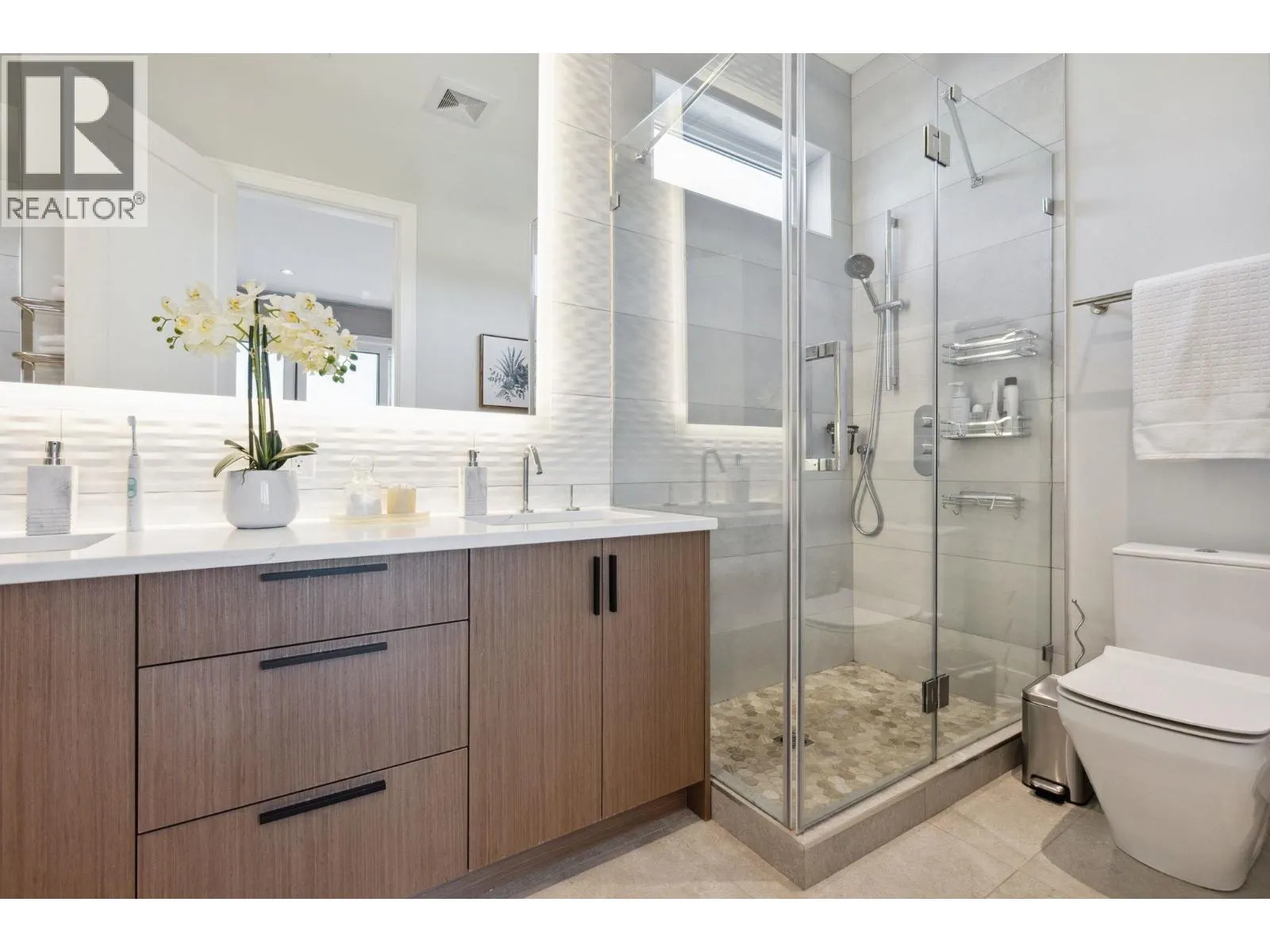 342 W 15TH STREET