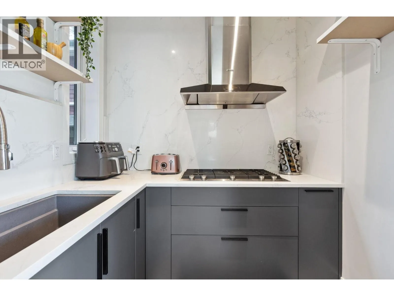 342 W 15TH STREET