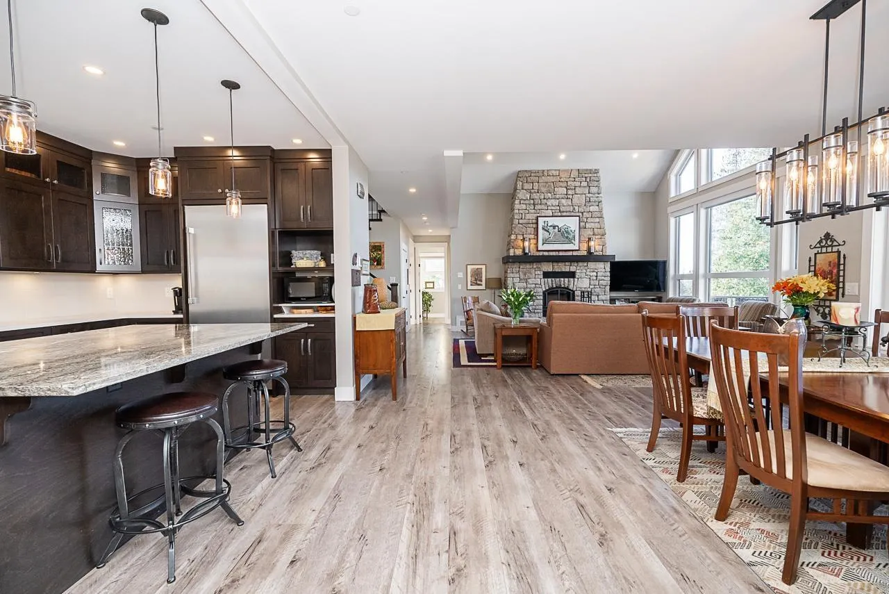 12 37885 BAKSTAD ROAD