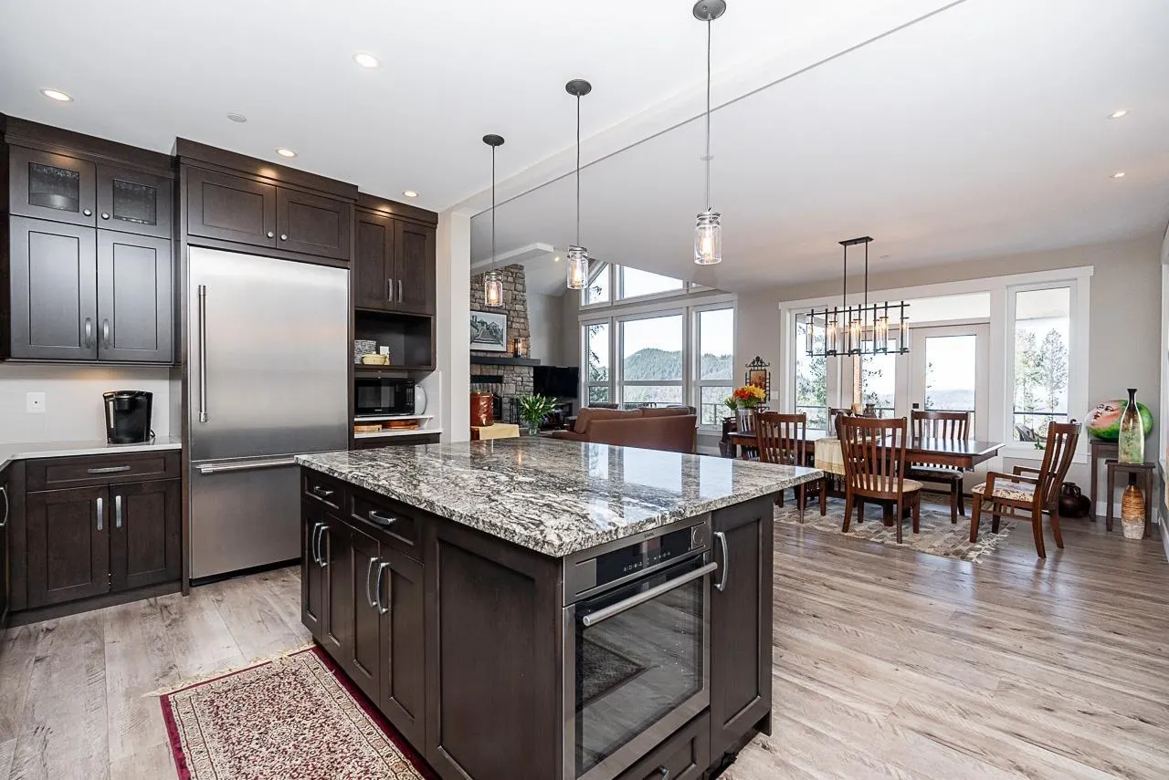 12 37885 BAKSTAD ROAD