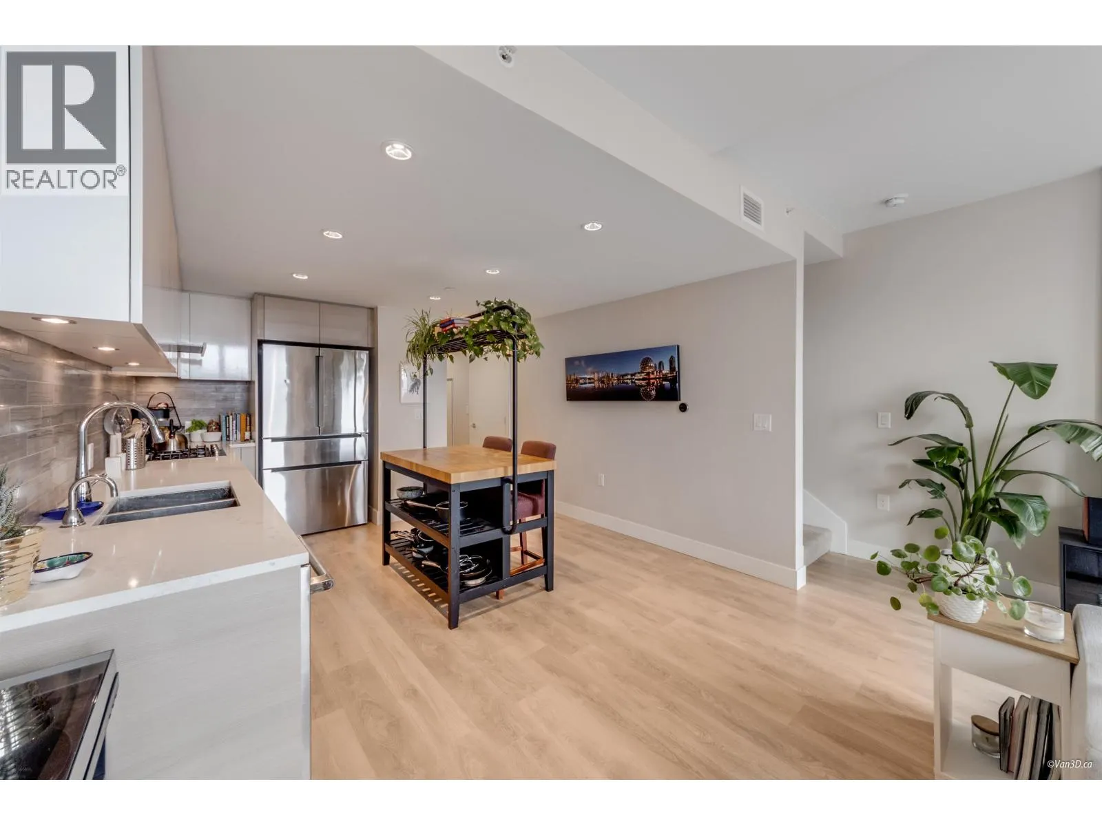 505 3451 SAWMILL CRESCENT