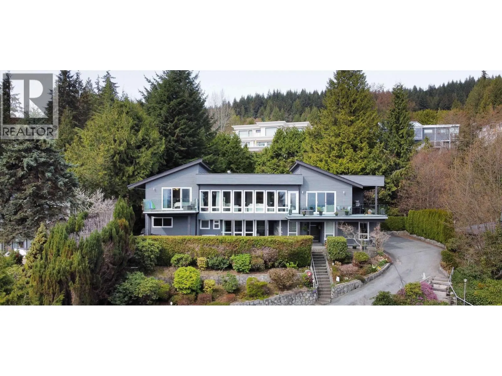 1135 GROVELAND COURT