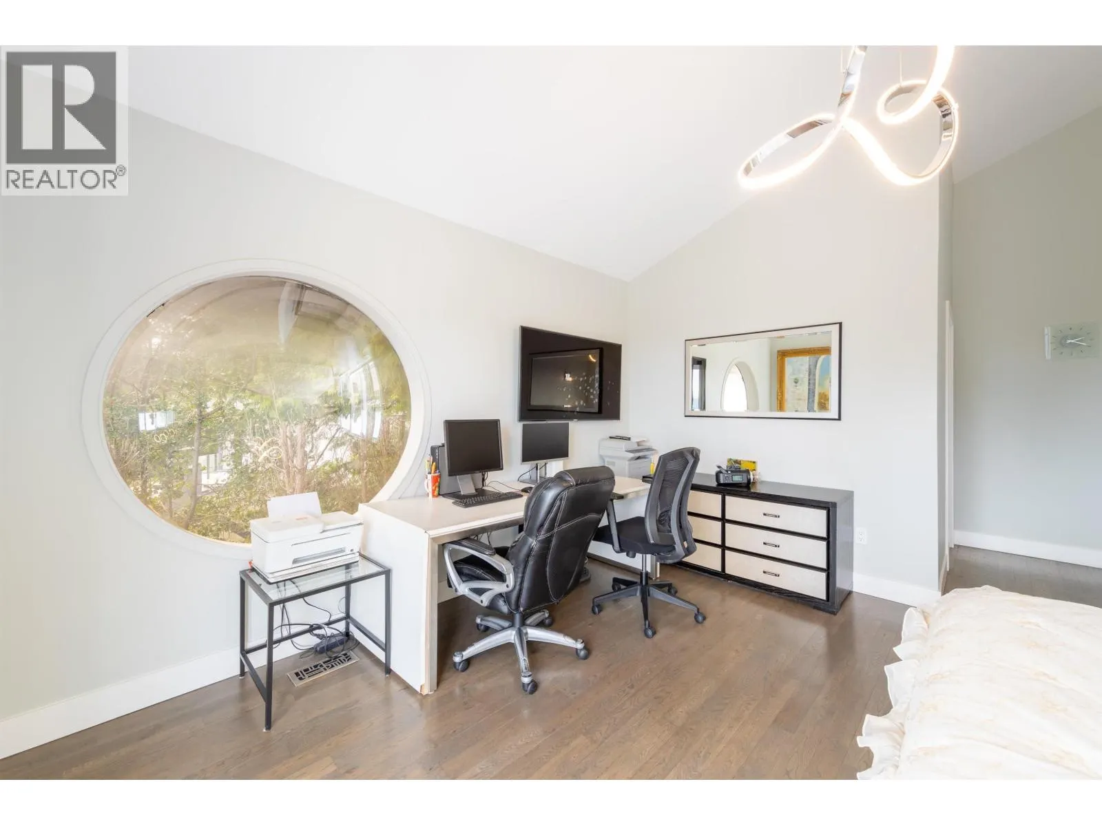 1135 GROVELAND COURT