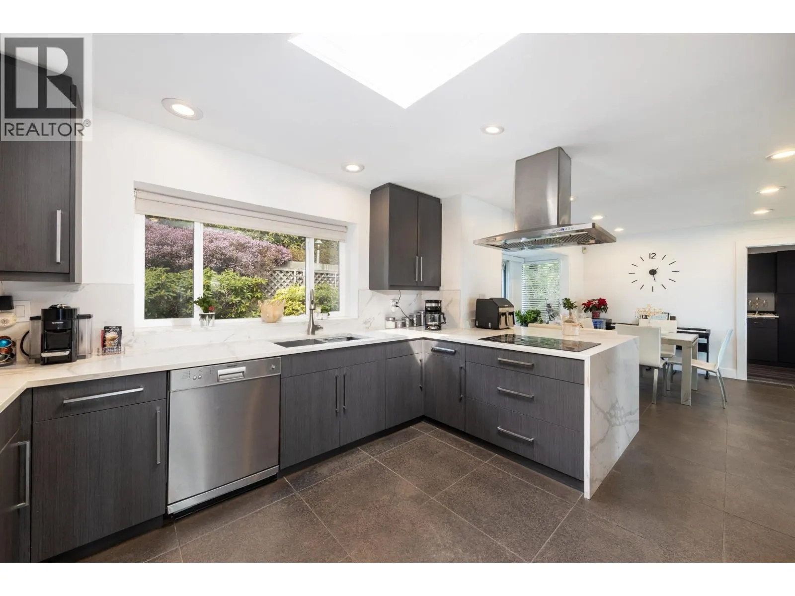 1135 GROVELAND COURT