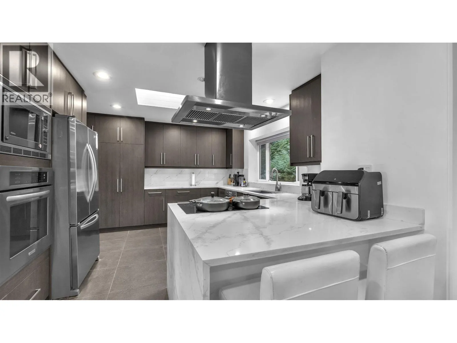 1135 GROVELAND COURT