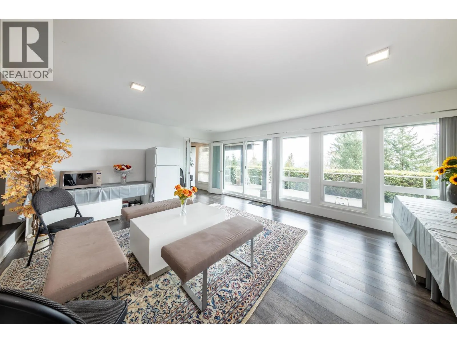 1135 GROVELAND COURT