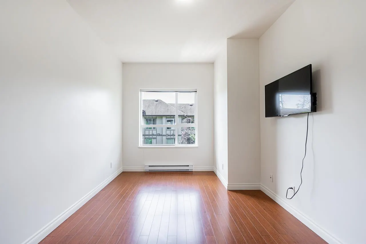 509 8717 160 STREET