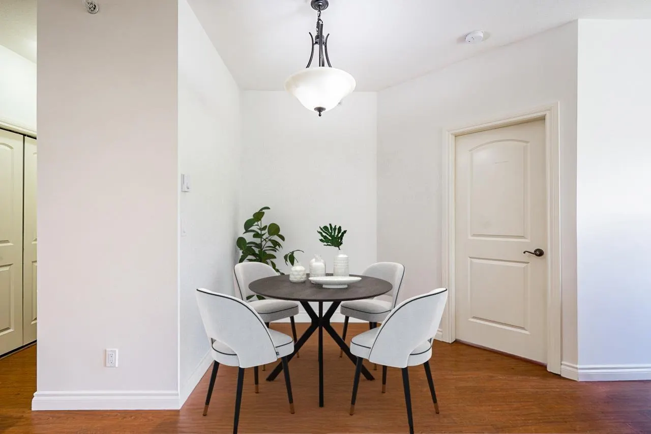 509 8717 160 STREET
